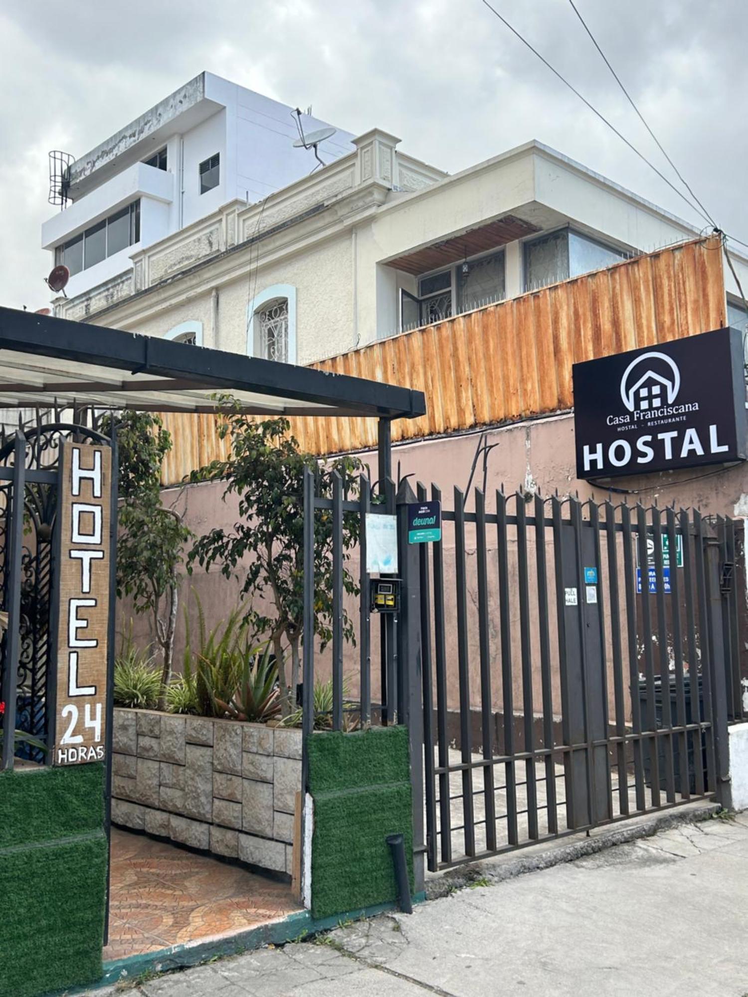 Hostal Casa Franciscana Quito Esterno foto