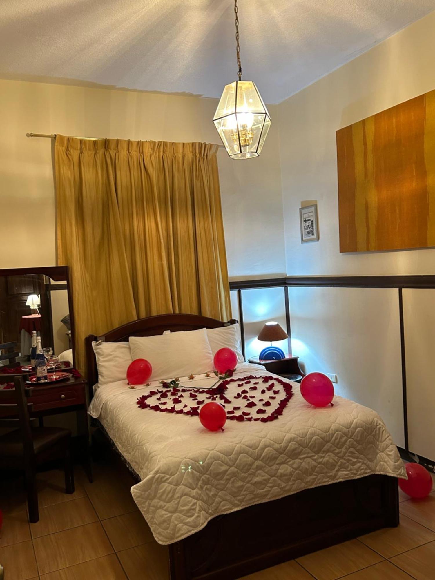 Hostal Casa Franciscana Quito Esterno foto