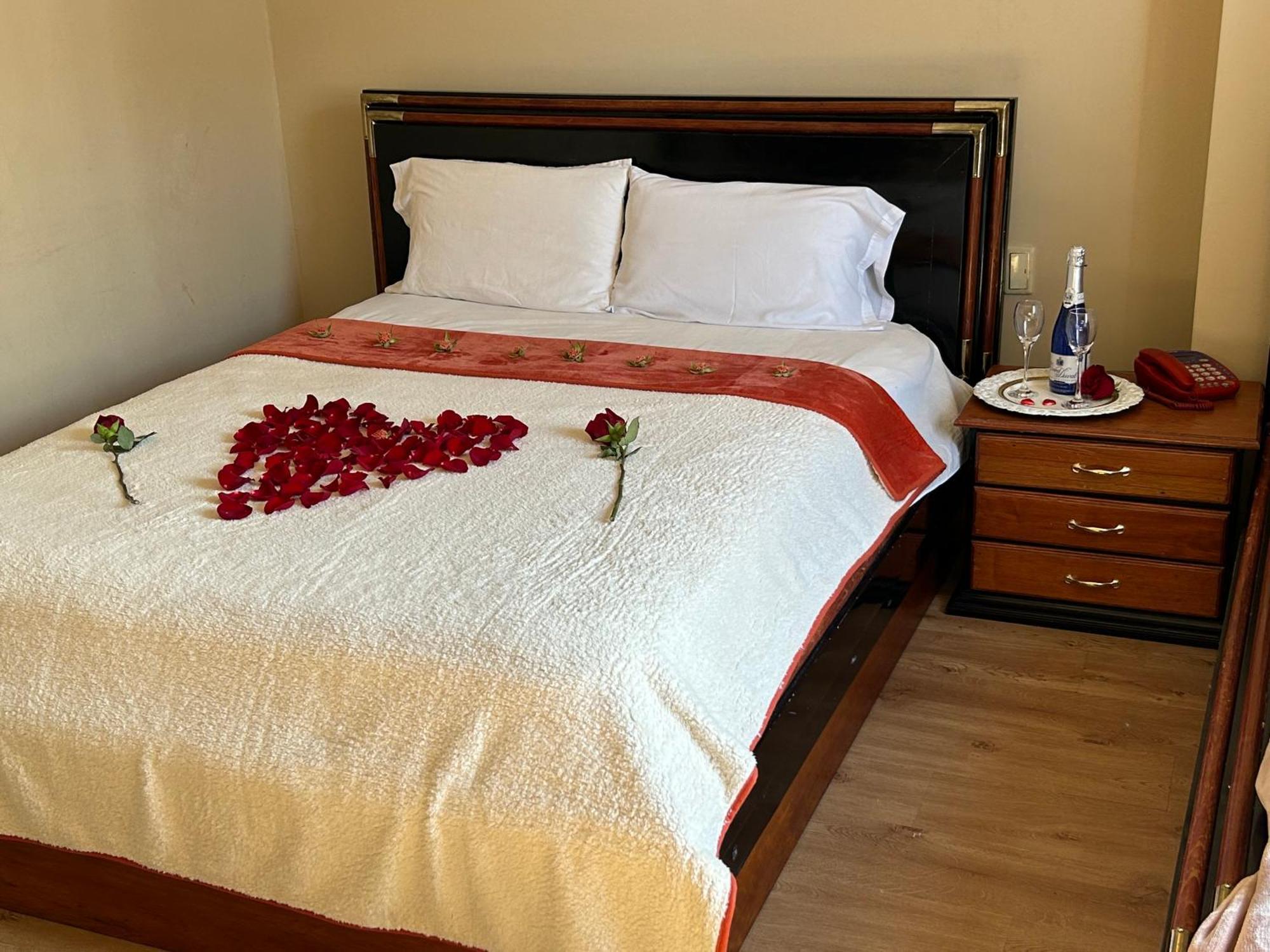 Hostal Casa Franciscana Quito Esterno foto